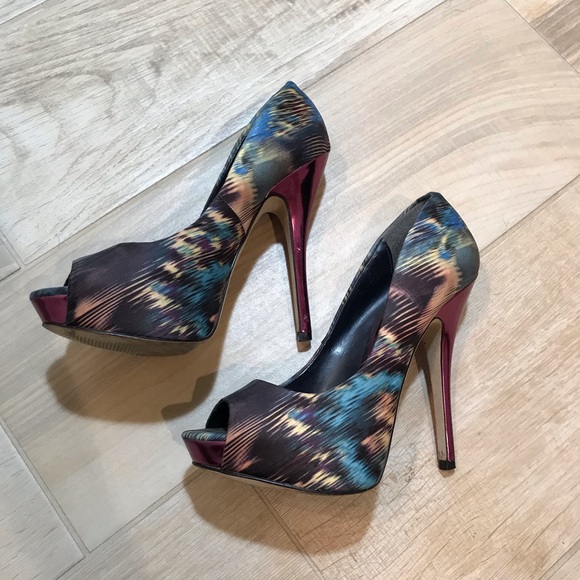 Aldo Shoes - Aldo multi color 5” heel w/ metallic Fuchsia heel - size 6.5